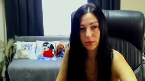 Snapshot of timeparadice chatting on 08.04.26 Luisa online show from 08.04.26