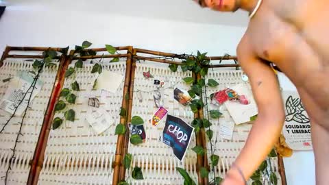 Snapshot of timewith_sebas chatting on 12.18.24 salem online show from 12.18.24