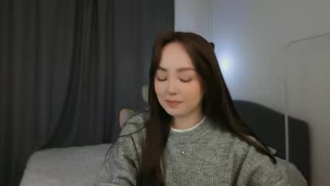 Mia online show from 04.19.26