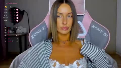 Snapshot of tina__bestie chatting on 06.16.26 Tina online show from 06.16.26