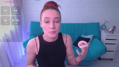 Snapshot of tinacruyze chatting on 09.14.25 Tina online show from 09.14.25