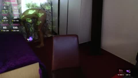 Snapshot of tinaflower chatting on 09.24.25 TinaFlower online show from 09.24.25