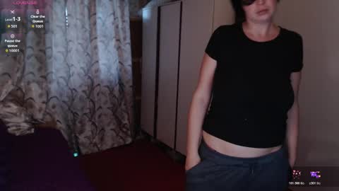 Snapshot of tinaflower chatting on 10.18.25 TinaFlower online show from 10.18.25