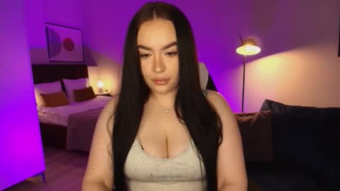 hi im curvy babyface girlie Tina online show from 02.19.26