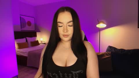 hi im curvy babyface girlie Tina online show from 02.22.26