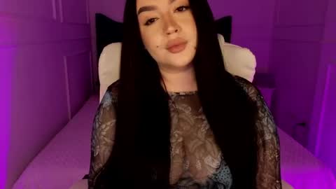 hi im curvy babyface girlie Tina online show from 04.11.26