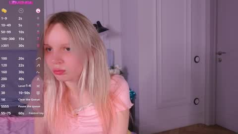 tinasiner online show from 12.08.24