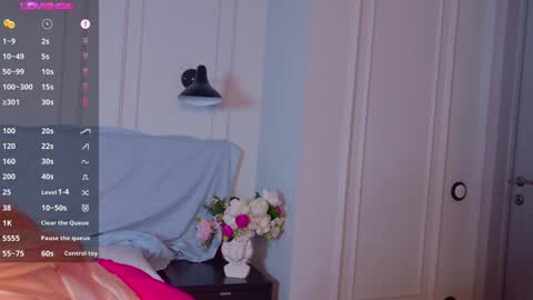 tinasiner online show from 12.10.24