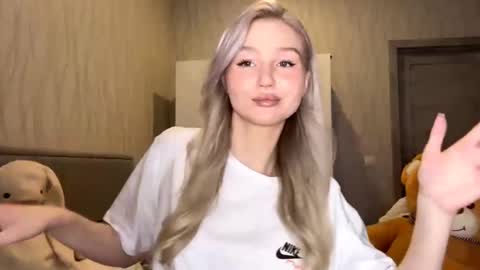 Crystalia online show from 11.09.25
