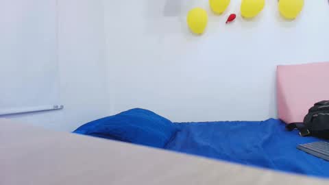 Snapshot of tinkerbell_1 chatting on 10.06.25 tinkerbell online show from 10.06.25