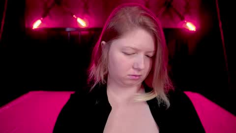 TinkerrBelll online show from 10.01.25