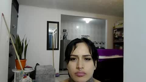 I AM BELLA  ----------- follow my  IG  TINNS 69 online show from 03.02.25