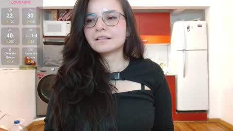 Snapshot of tiny_caroline chatting on 01.29.25 Tiny Caroline online show from 01.29.25