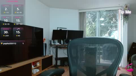 Tiny Caroline online show from 11.25.25