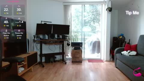 Tiny Caroline online show from 04.16.26