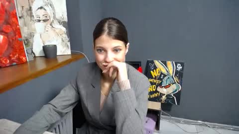 Snapshot of tiny_felicity chatting on 10.08.25 Gloria online show from 10.08.25