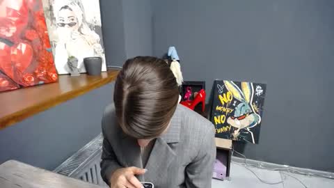 Snapshot of tiny_felicity chatting on 10.22.25 Gloria online show from 10.22.25