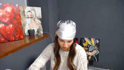 Snapshot of tiny_felicity chatting on 10.25.25 Gloria online show from 10.25.25