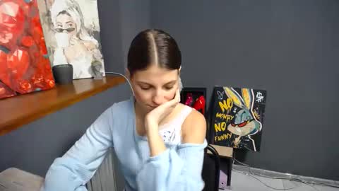 Snapshot of tiny_felicity chatting on 10.29.25 Gloria online show from 10.29.25