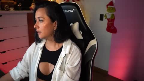 Ana Molly online show from 12.15.24