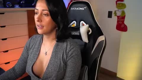 Ana Molly online show from 12.26.24