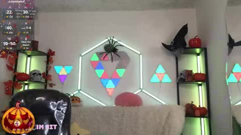 tiny_vixen_ online show from 10.23.25