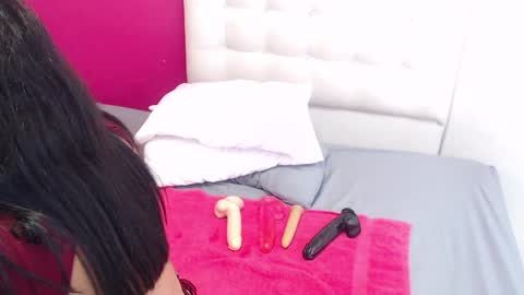 tiny_whore18 online show from 02.01.25