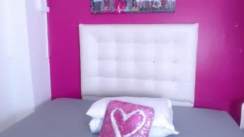 tiny_whore18 online show from 09.26.25