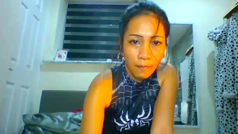 Tinyasian911718 sweetinyasian instagram online show from 01.27.25