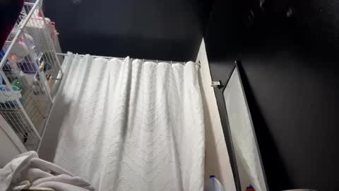 stage Kylie Sinner  brand CLITBAIT online show from 02.18.25