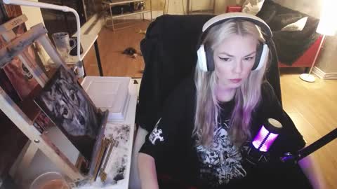 stage Kylie Sinner  brand CLITBAIT online show from 02.20.25