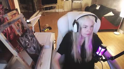 stage Kylie Sinner  brand CLITBAIT online show from 02.27.25