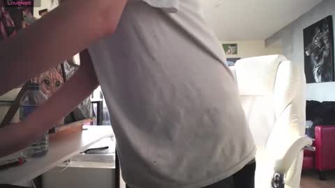 stage Kylie Sinner  brand CLITBAIT online show from 09.16.25