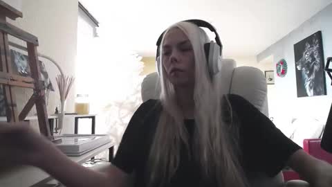 stage Kylie Sinner  brand CLITBAIT online show from 12.03.25