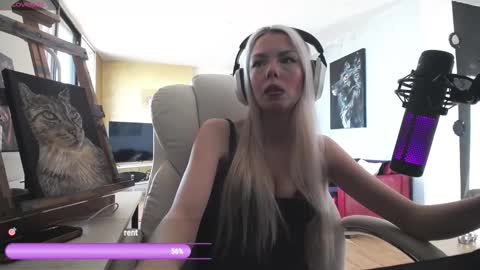 stage Kylie Sinner  brand CLITBAIT online show from 02.28.26