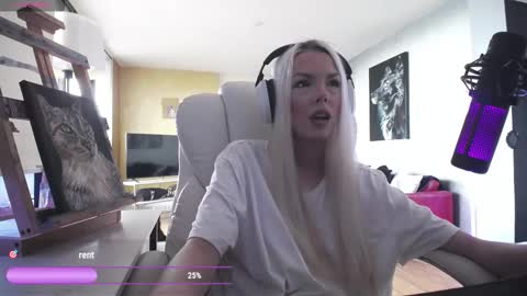 stage Kylie Sinner  brand CLITBAIT online show from 03.11.26