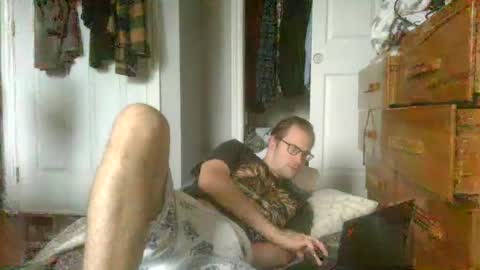Snapshot of titlovercums chatting on 06.26.26 titlovercums online show from 06.26.26