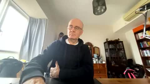 Snapshot of tksnoopy7 chatting on 02.08.26 TKSnoopy online show from 02.08.26