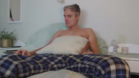 Snapshot of toffmen chatting on 12.14.24 Daniel Bisexual uncut 20cm online show from 12.14.24