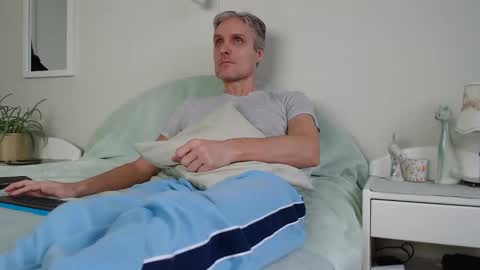 Snapshot of toffmen chatting on 12.23.24 Daniel Bisexual uncut 20cm online show from 12.23.24