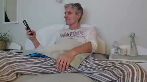 Snapshot of toffmen chatting on 12.24.24 Daniel Bisexual uncut 20cm online show from 12.24.24