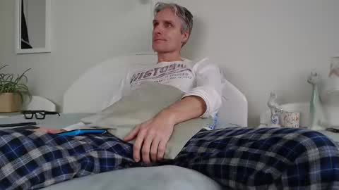 Snapshot of toffmen chatting on 12.26.24 Daniel Bisexual uncut 20cm online show from 12.26.24