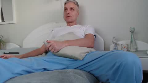 Snapshot of toffmen chatting on 01.12.25 Daniel Bisexual uncut 20cm online show from 01.12.25