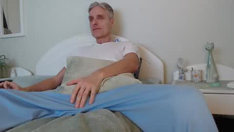 Snapshot of toffmen chatting on 01.18.25 Daniel Bisexual uncut 20cm online show from 01.18.25