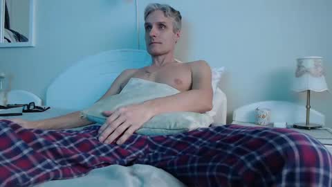 Snapshot of toffmen chatting on 03.01.25 Daniel Bisexual uncut 20cm online show from 03.01.25