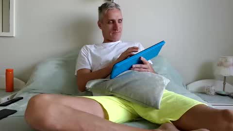 Snapshot of toffmen chatting on 09.27.25 Daniel Bisexual uncut 20cm online show from 09.27.25