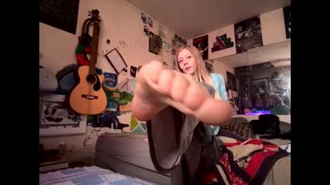 Snapshot of tohottohandletocoldtohold chatting on 02.24.26 tohottohandletocoldtohold online show from 02.24.26