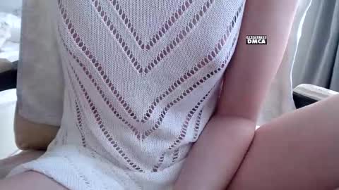 Snapshot of token___ chatting on 09.30.25 Arina online show from 09.30.25