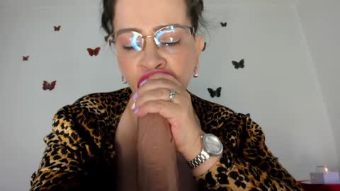 Karla Love online show from 01.25.25