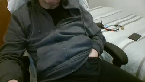 Snapshot of toloneo1 chatting on 02.15.25 toloneo1 online show from 02.15.25